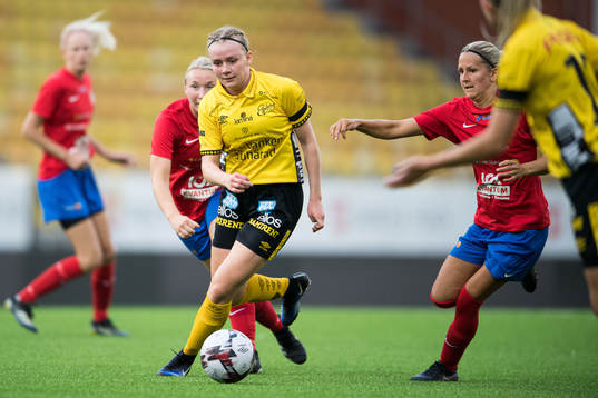 Elfsborgs Leann Nyström och Svenljungas Sandra Sjöberg