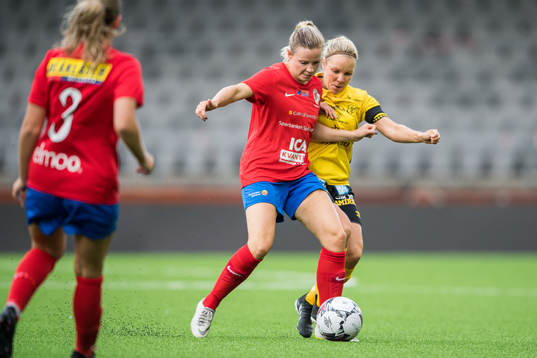 Svenljungas Elina Dahl och Elfsborgs Linda Westberg Carlsson