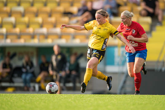 Elfsborgs Leann Nyström och Svenljungas Anna Ebbesson