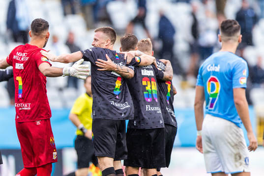 IFK Göteborgs målvakt Giannis Anestis, Calle Johansson, Mattias Bjärsmyr och Sebastian Eriksson  jublar