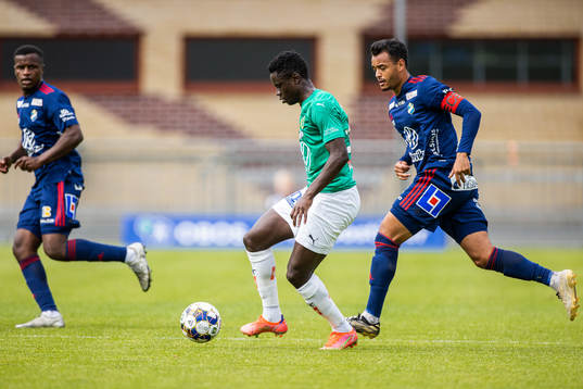 Jönköpings Eric Johana Omondi och Östers Marc Rochester