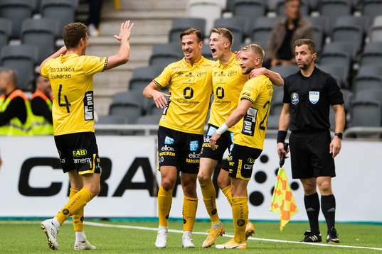 Elfsborgs Christopher McVey, Simon Olsson och Simon Strand jublar tillsammans med Alexander Bernhadsson som gjort 0-2 för Elfsborg