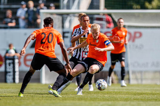 Landskronas Sumar Almadjed och Västerås Simon Johansson