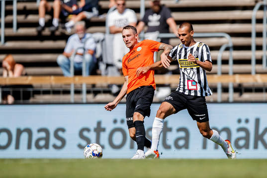 Västerås Filip Tronét och Landskronas Sumar Almadjed