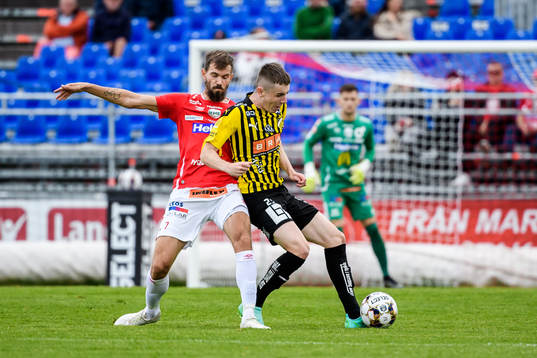 Degerfors Sebastian Olsson och Häckens Ali Youssef