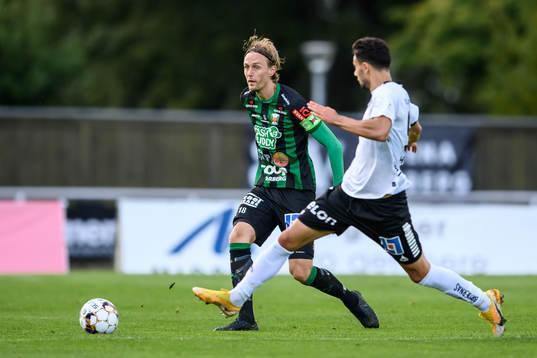 Varbergs Joakim Lindner och Örebros Deniz Hümmet