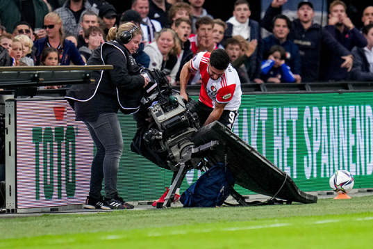 Alireza Jahanbakhsh of Feyenoord helps camera woman with