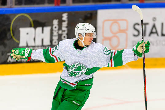 Rögles William Strömgren jublar