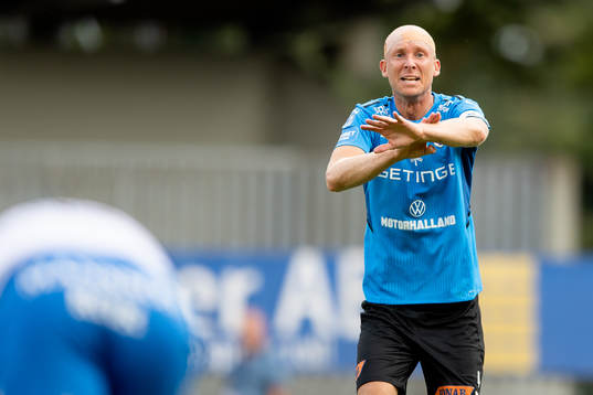 Halmstads Andreas Johansson reagerar