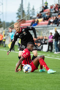 Kalmars Nils Fröling och Östersunds Isak Ssewankambo