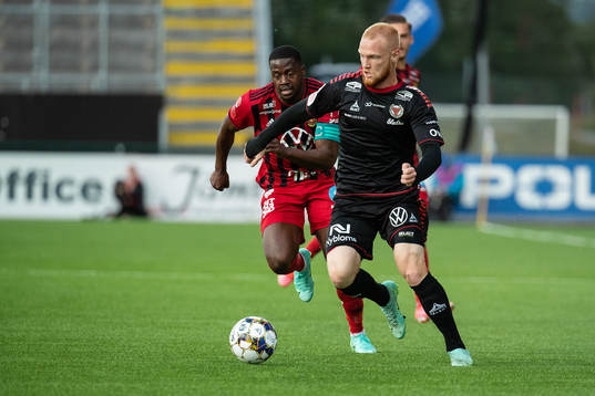 Kalmars Nils Fröling och Östersunds Isak Ssewankambo