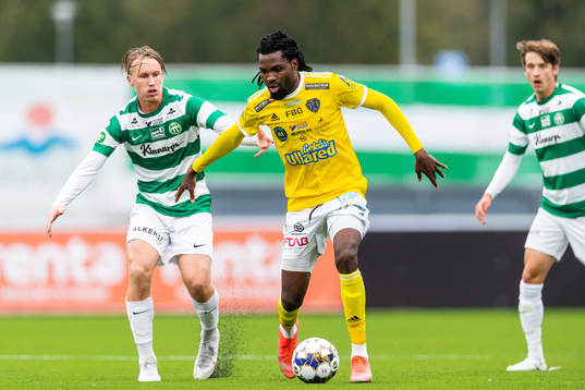Västerås Emil Skogh och Falkenbergs Kwame Kizito