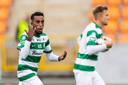 Västerås Taha Abdi Ali jublar efter att han reducerat till 1-2