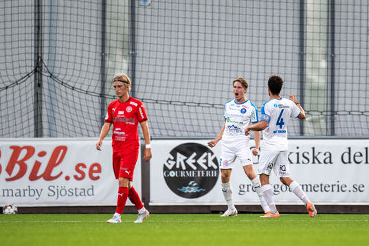 Akropolis Marcus Burman jublar efter 1-1