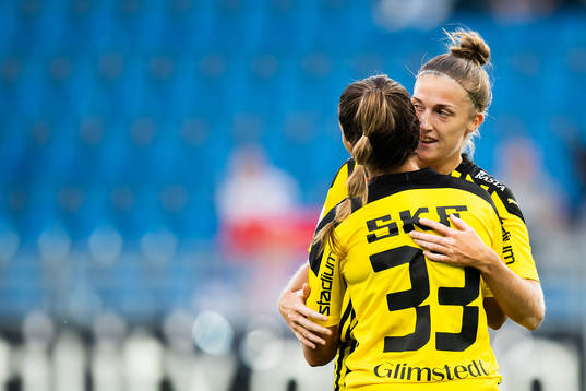 Filippa Angeldahl of Häcken celebrates with Johanna