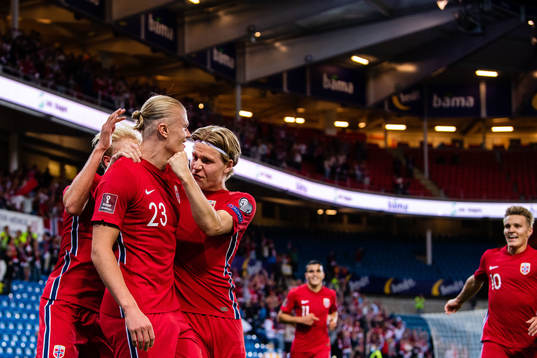 Erling Braut Haaland and Jens Petter Hauge celebrates 1-0