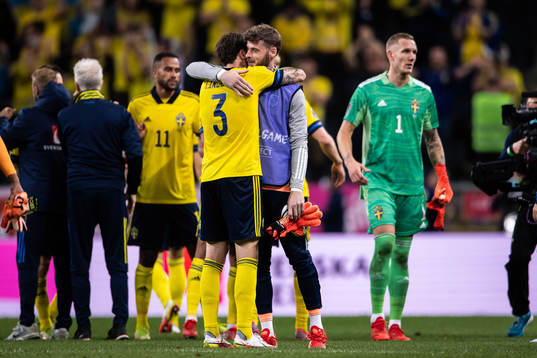 Victor Nilsson Lindelöf of Sweden and goalkeeper David De