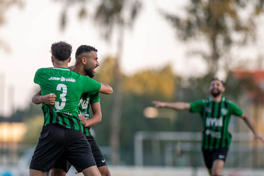 Högaborgs Abdulah Al-Wahilat och Ahmed Abdulkader jublar