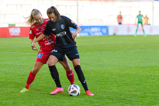 Örebros Frida Abrahamsson och Växjös Nellie Karlsson