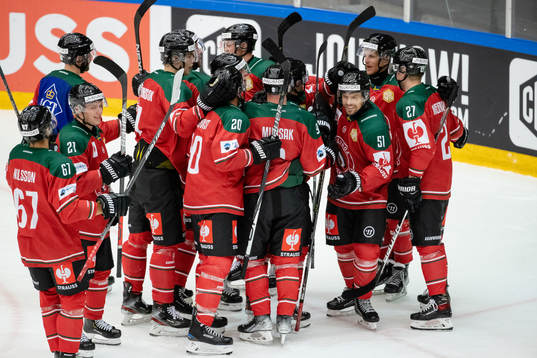 Mats Rosseli Olsen of Frölunda celebrates with team mates
