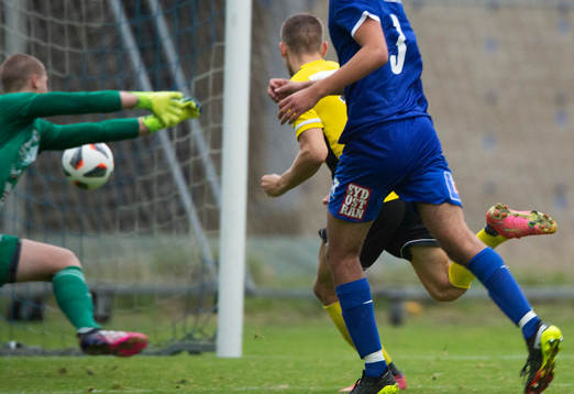 IFK Hässleholms Ivan Danielsson Andanovski nickar in ett