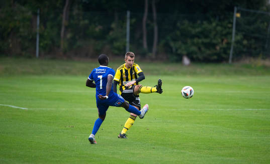 IFK Hässleholms Isak Olsson i matchen i division 2 mellan Asarum och iFK Hässleholm i Asarum 8 september 2021.