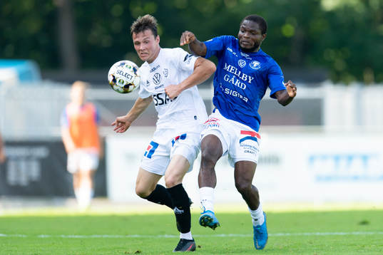 Brages Axel Sjöberg och Trelleborgs Henry Offia 
