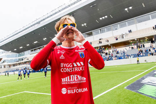 Sirius målvakt Hannes Sveijer jublar