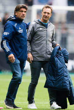 Djurgårdens sportchef Bosse Andersson och tränare Kim Bergstrand jublar