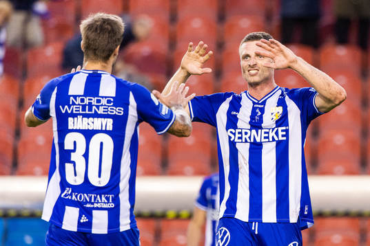 IFK Göteborgs Mattias Bjärsmyr och Calle Johansson jublar