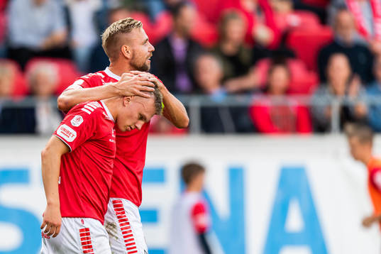 Kalmars Isak Jansson jublar med Jonathan Ring