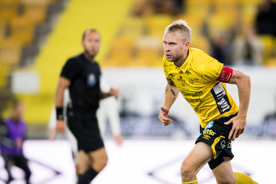 Elfsborgs Johan Larsson jublar efter 3-2