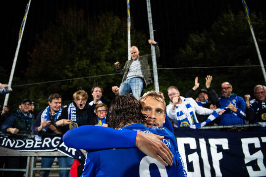 Sundsvalls Linus Hallenius och Pontus Engblom jublar