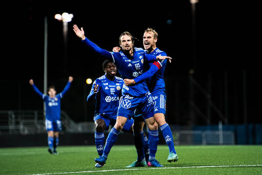 Sundsvalls Linus Hallenius och Pontus Engblom jublar