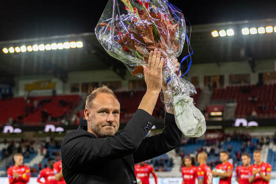 Helsingborgs sportchef Andreas Granqvist tackas av