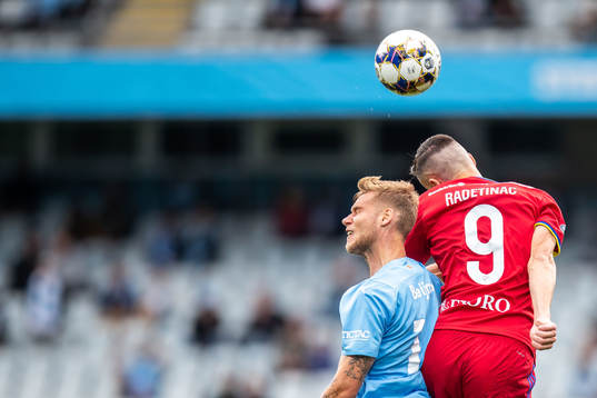 Malmö FFs Felix Beijmo och Djurgårdens Haris Radetinac