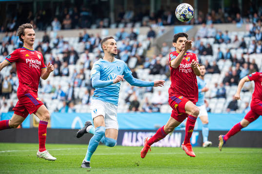 Malmö FFs Veljko Birmancevic mot Djurgårdens Jesper Nyholm