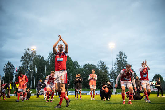 Sandvikens spelare jublar