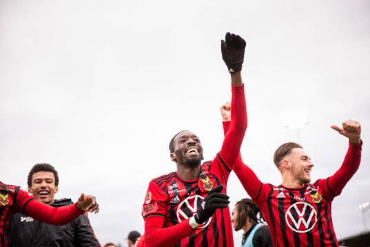 Östersunds Blair Turgott jublar