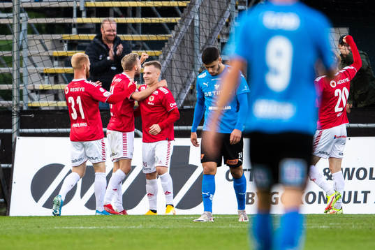 Kalmars Nils Fröling, Jonathan Ring och Isak Jansson jublar