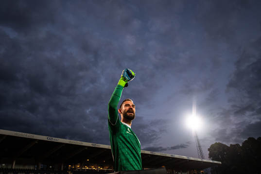 Kalmars målvakt Lucas Hägg Johansson jublar