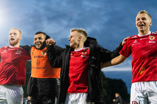 Kalmars Nils Fröling, Isak Jansson och Sebastian Ring jublar