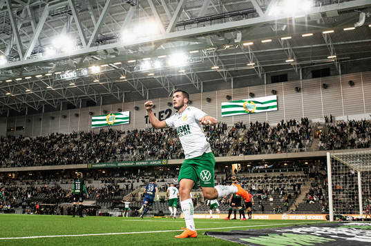 Hammarbys Astrit Selmani jublar efter 1-0 målet