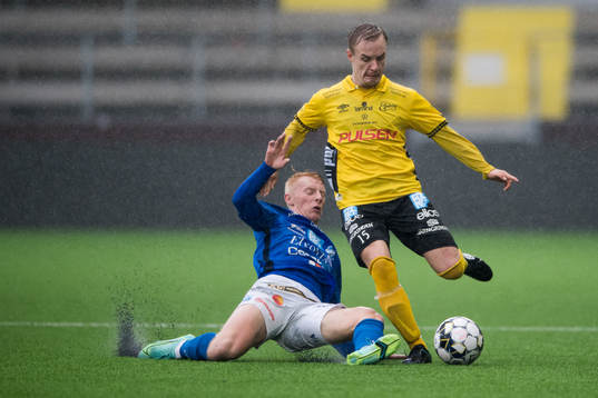 Elfsborgs Mattias Mannerstål och Norrbys Wilhelm Ärlig