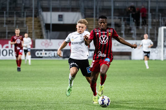 Örebros Dennis Collander och Östersunds Patrick Kpozo