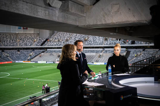 Karin Frick, Jon Persson och Irma Helin i Discovery+ studio