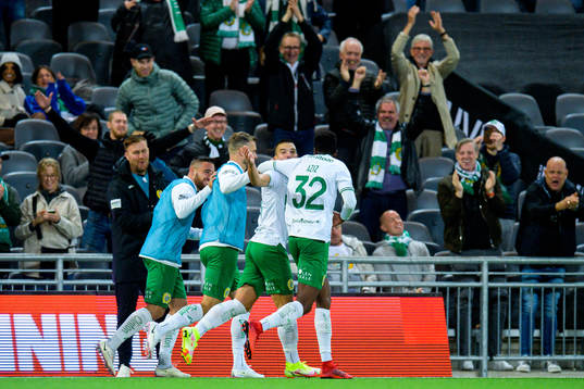 Hammarbys Vladimir Rodic jublar efter 3-0