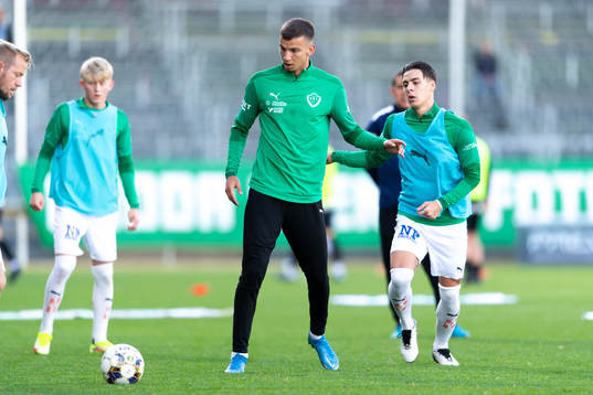 Jönköpings Kevin Rodeblad Lowe innan fotbollsmatchen i