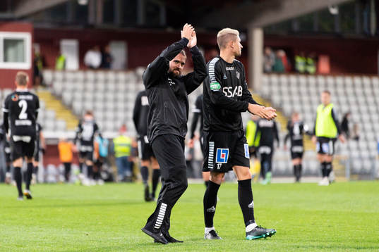Brages Robbin Sellin tackar publiken
