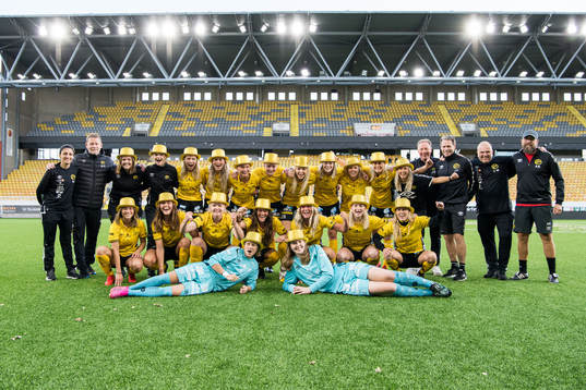 Elfsborgs spelare och ledare jublar